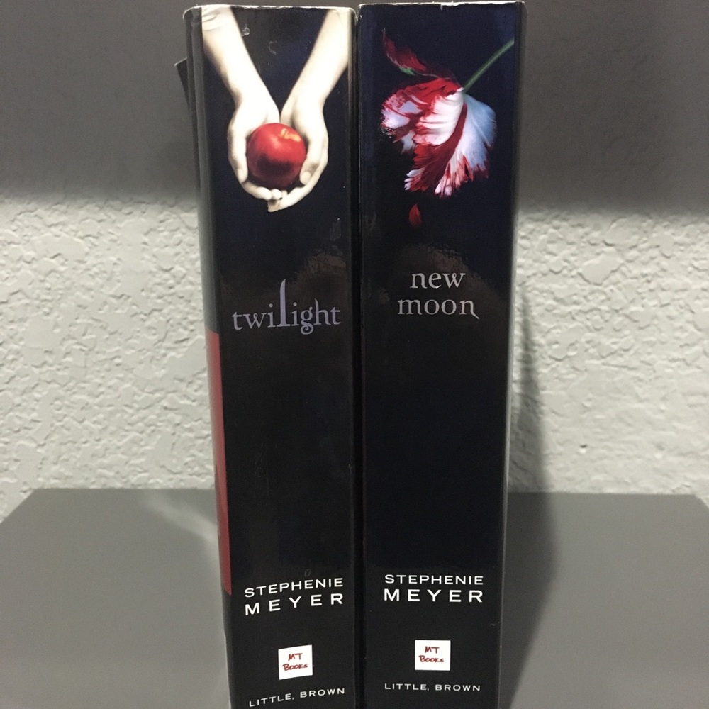 2 Twilight books